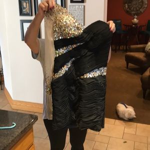 short black Holliday Envy prom dress